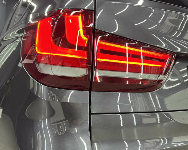 Серый БМВ Х5, объемом двигателя 2 л и пробегом 260 тыс. км за 23999 $, фото 10 на Automoto.ua