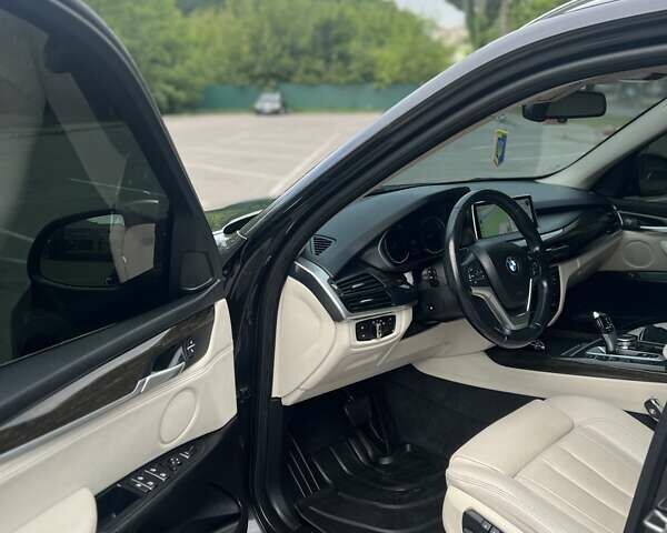 Серый БМВ Х5, объемом двигателя 2.99 л и пробегом 199 тыс. км за 33000 $, фото 9 на Automoto.ua