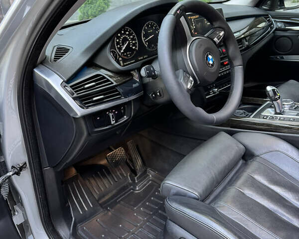 Сірий БМВ Х5, об'ємом двигуна 2.98 л та пробігом 160 тис. км за 25000 $, фото 7 на Automoto.ua