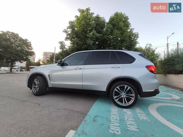 Серый БМВ Х5, объемом двигателя 3 л и пробегом 215 тыс. км за 19900 $, фото 5 на Automoto.ua
