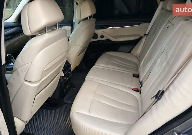 Серый БМВ Х5, объемом двигателя 2.98 л и пробегом 148 тыс. км за 26000 $, фото 23 на Automoto.ua