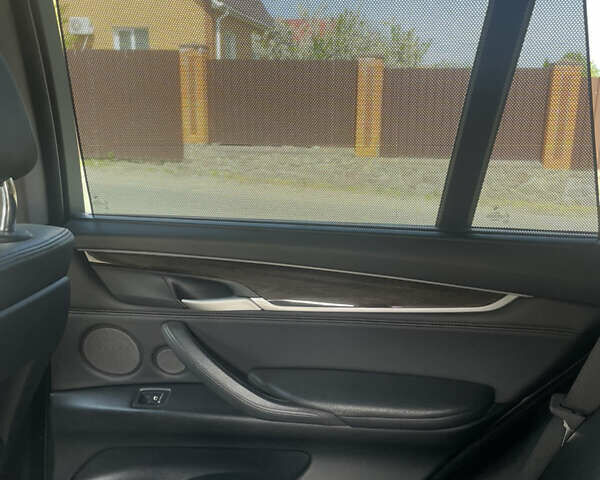 Серый БМВ Х5, объемом двигателя 3 л и пробегом 166 тыс. км за 24500 $, фото 17 на Automoto.ua