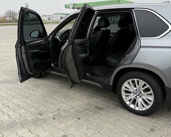 Серый БМВ Х5, объемом двигателя 2.98 л и пробегом 144 тыс. км за 23500 $, фото 10 на Automoto.ua