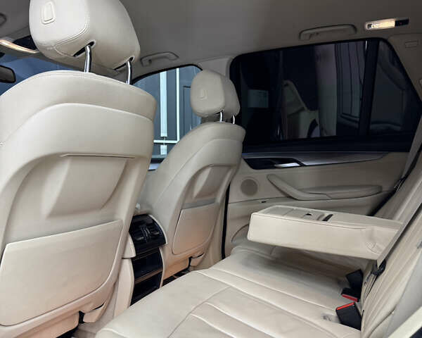 Серый БМВ Х5, объемом двигателя 2 л и пробегом 260 тыс. км за 23999 $, фото 19 на Automoto.ua