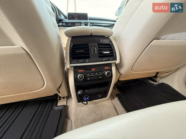 Серый БМВ Х5, объемом двигателя 2.98 л и пробегом 177 тыс. км за 25500 $, фото 12 на Automoto.ua