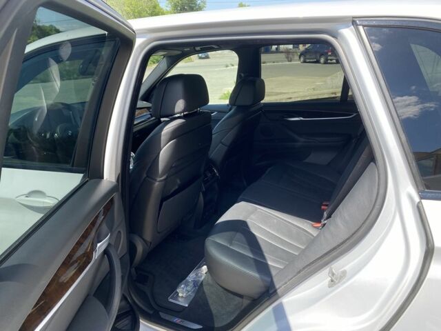 Серый БМВ Х5, объемом двигателя 3 л и пробегом 278 тыс. км за 34715 $, фото 7 на Automoto.ua