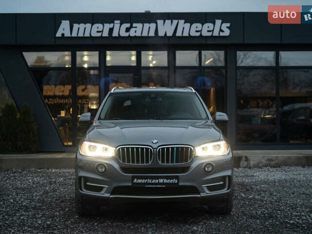 Сірий БМВ Х5, об'ємом двигуна 2.98 л та пробігом 208 тис. км за 21900 $, фото 1 на Automoto.ua