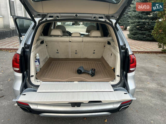 Серый БМВ Х5, объемом двигателя 2 л и пробегом 85 тыс. км за 29500 $, фото 22 на Automoto.ua