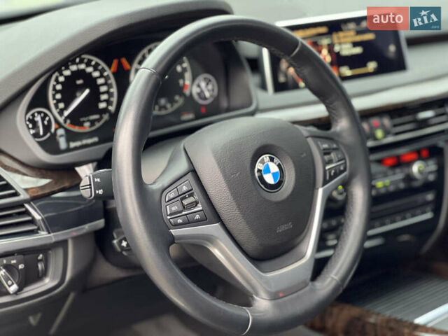 Серый БМВ Х5, объемом двигателя 2.98 л и пробегом 150 тыс. км за 24500 $, фото 18 на Automoto.ua