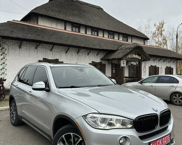 Сірий БМВ Х5, об'ємом двигуна 2.99 л та пробігом 260 тис. км за 31999 $, фото 2 на Automoto.ua
