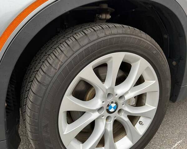 Серый БМВ Х5, объемом двигателя 2 л и пробегом 98 тыс. км за 23500 $, фото 9 на Automoto.ua