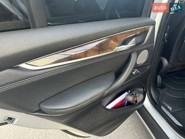 Серый БМВ Х5, объемом двигателя 3 л и пробегом 111 тыс. км за 27999 $, фото 8 на Automoto.ua