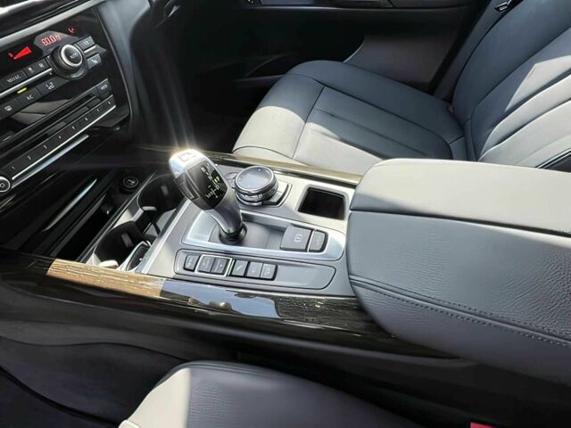 Сірий БМВ Х5, об'ємом двигуна 3 л та пробігом 76 тис. км за 9000 $, фото 11 на Automoto.ua
