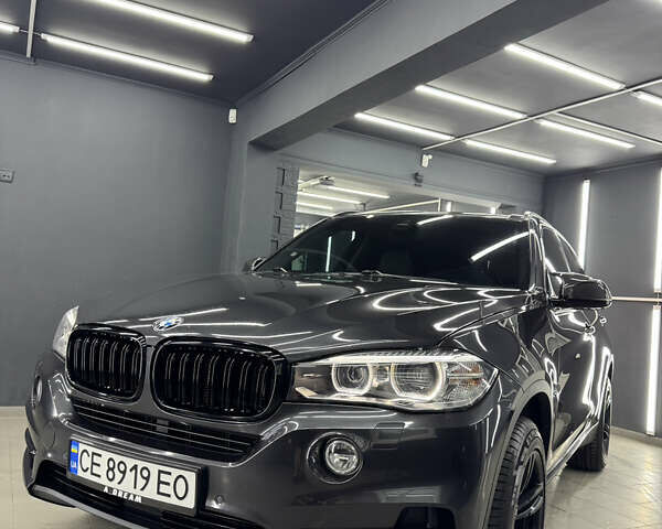 Серый БМВ Х5, объемом двигателя 2 л и пробегом 260 тыс. км за 23999 $, фото 1 на Automoto.ua