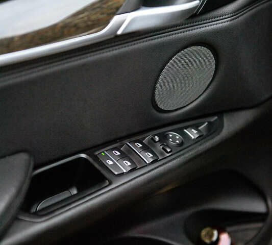 Серый БМВ Х5, объемом двигателя 2.99 л и пробегом 180 тыс. км за 37000 $, фото 16 на Automoto.ua