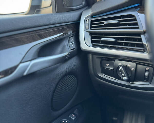 Сірий БМВ Х5, об'ємом двигуна 2.98 л та пробігом 224 тис. км за 18550 $, фото 32 на Automoto.ua