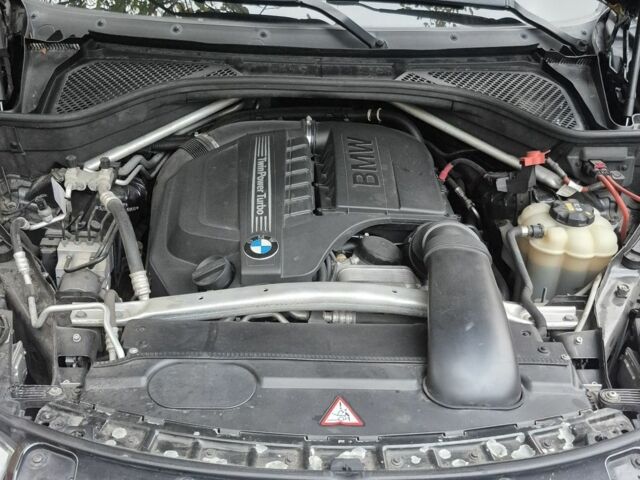 Серый БМВ Х5, объемом двигателя 3 л и пробегом 252 тыс. км за 21900 $, фото 9 на Automoto.ua