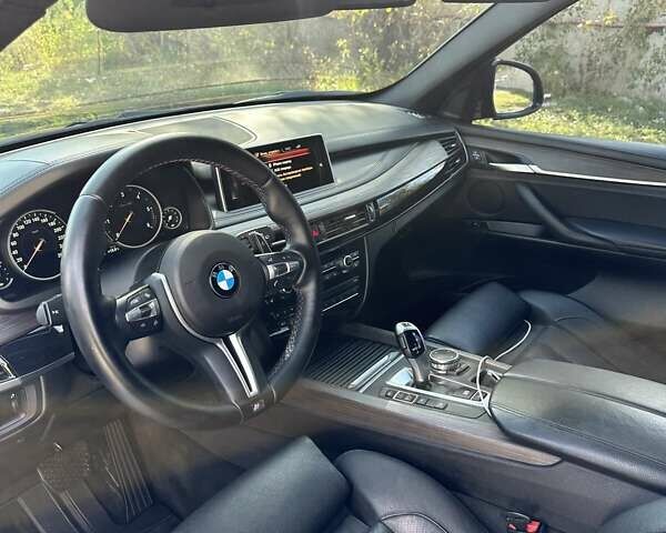 Серый БМВ Х5, объемом двигателя 2 л и пробегом 179 тыс. км за 25000 $, фото 4 на Automoto.ua