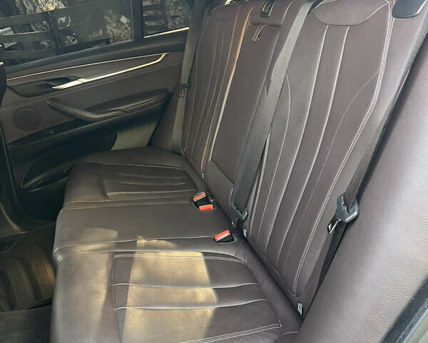 Сірий БМВ Х5, об'ємом двигуна 2.99 л та пробігом 314 тис. км за 28000 $, фото 35 на Automoto.ua