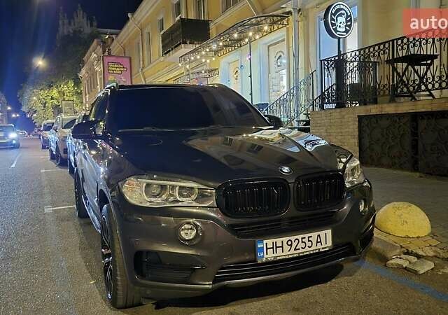 Серый БМВ Х5, объемом двигателя 3 л и пробегом 252 тыс. км за 21900 $, фото 15 на Automoto.ua