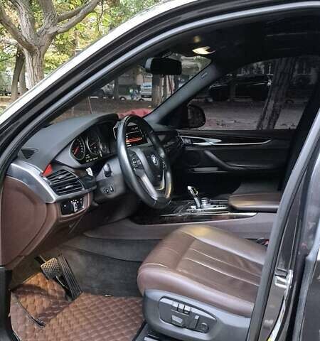 Серый БМВ Х5, объемом двигателя 3 л и пробегом 252 тыс. км за 21900 $, фото 12 на Automoto.ua