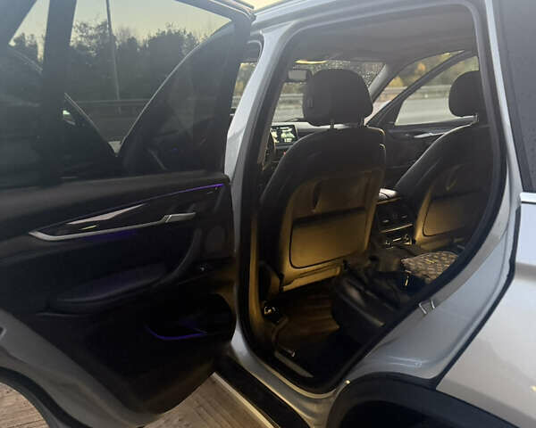 Серый БМВ Х5, объемом двигателя 2.98 л и пробегом 150 тыс. км за 25500 $, фото 13 на Automoto.ua