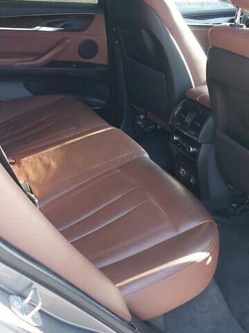 Серый БМВ Х5, объемом двигателя 2 л и пробегом 170 тыс. км за 23999 $, фото 5 на Automoto.ua