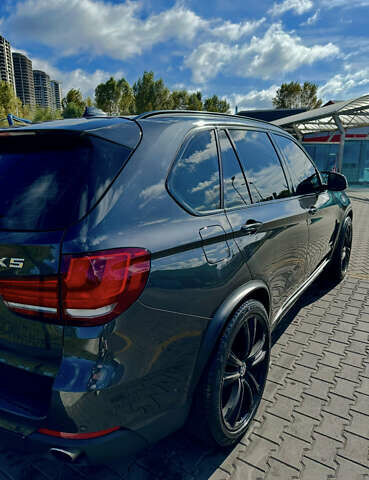 Серый БМВ Х5, объемом двигателя 2 л и пробегом 179 тыс. км за 25000 $, фото 1 на Automoto.ua