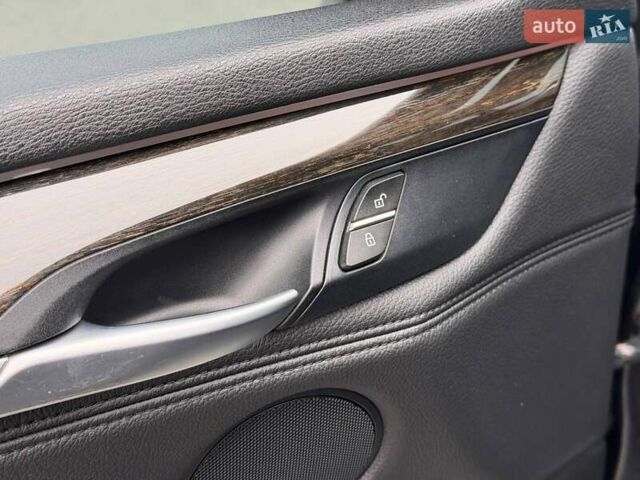 Серый БМВ Х5, объемом двигателя 2.98 л и пробегом 148 тыс. км за 25000 $, фото 33 на Automoto.ua