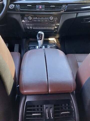 Серый БМВ Х5, объемом двигателя 2 л и пробегом 170 тыс. км за 23999 $, фото 22 на Automoto.ua