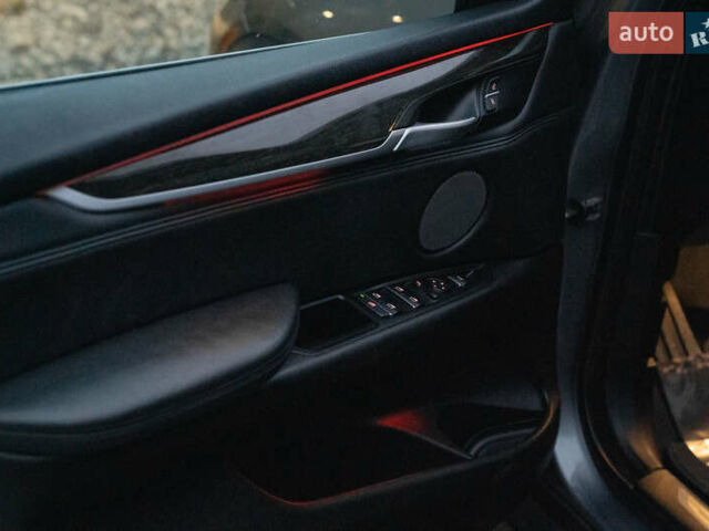 Сірий БМВ Х5, об'ємом двигуна 2.98 л та пробігом 208 тис. км за 21900 $, фото 40 на Automoto.ua