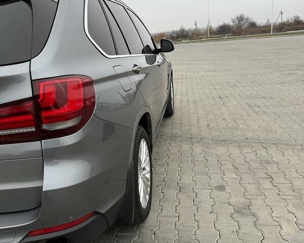 Серый БМВ Х5, объемом двигателя 2.98 л и пробегом 144 тыс. км за 23500 $, фото 5 на Automoto.ua