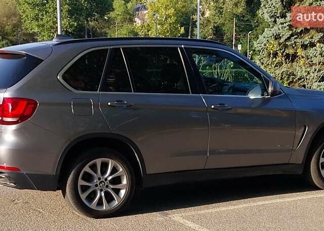 Серый БМВ Х5, объемом двигателя 2 л и пробегом 170 тыс. км за 23999 $, фото 10 на Automoto.ua