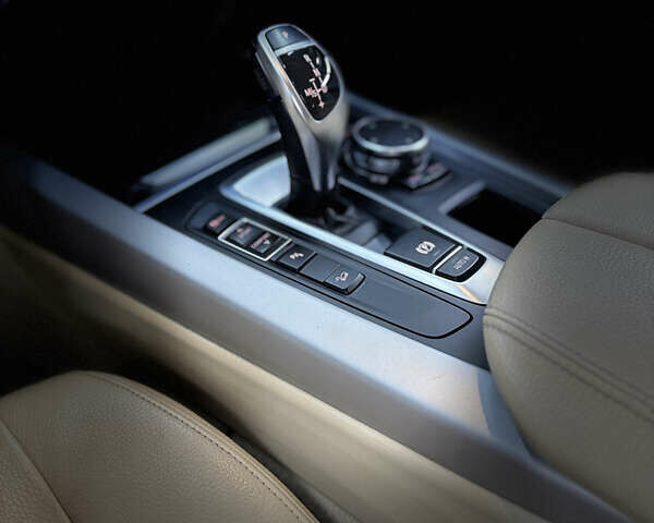 Серый БМВ Х5, объемом двигателя 2 л и пробегом 260 тыс. км за 23999 $, фото 13 на Automoto.ua