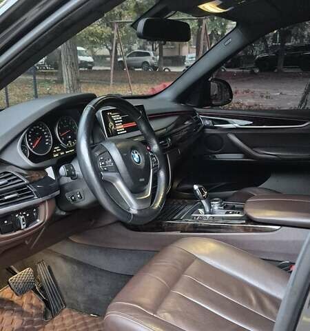 Серый БМВ Х5, объемом двигателя 3 л и пробегом 252 тыс. км за 21900 $, фото 11 на Automoto.ua