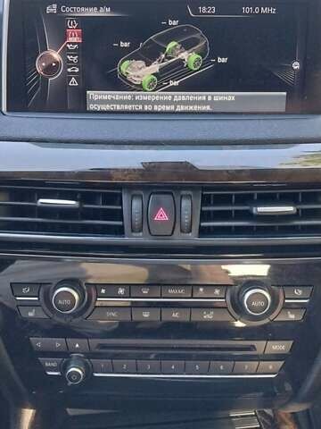 Серый БМВ Х5, объемом двигателя 2 л и пробегом 170 тыс. км за 23999 $, фото 18 на Automoto.ua