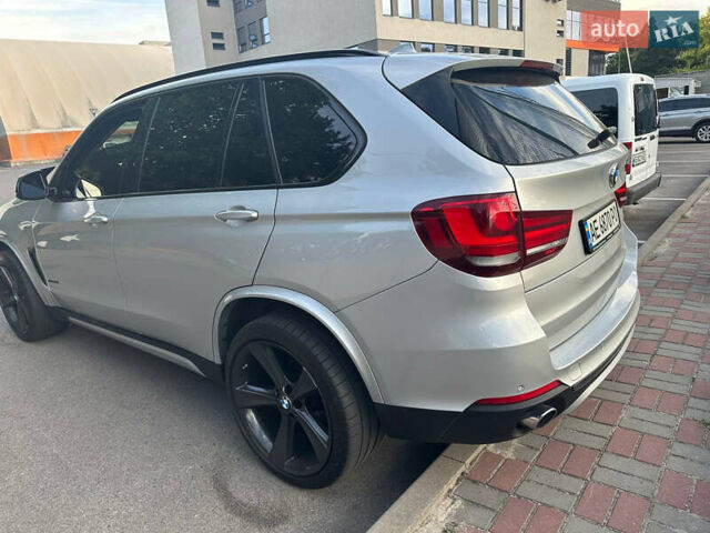 Серый БМВ Х5, объемом двигателя 3 л и пробегом 111 тыс. км за 27999 $, фото 5 на Automoto.ua
