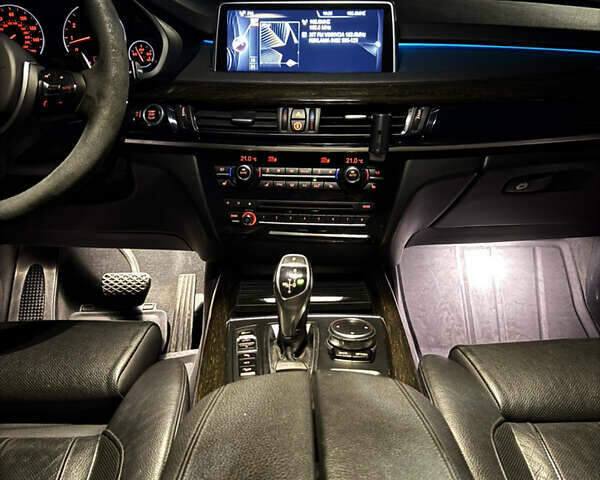 Серый БМВ Х5, объемом двигателя 2.98 л и пробегом 156 тыс. км за 30000 $, фото 14 на Automoto.ua