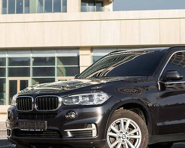 Серый БМВ Х5, объемом двигателя 2 л и пробегом 130 тыс. км за 24500 $, фото 3 на Automoto.ua