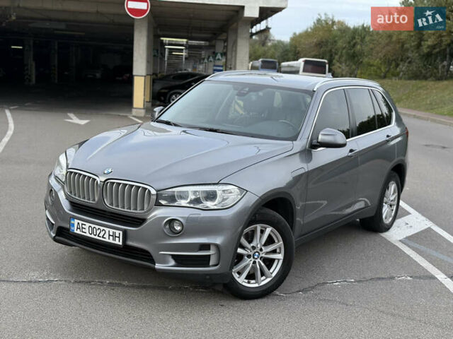 Серый БМВ Х5, объемом двигателя 2 л и пробегом 243 тыс. км за 27000 $, фото 5 на Automoto.ua