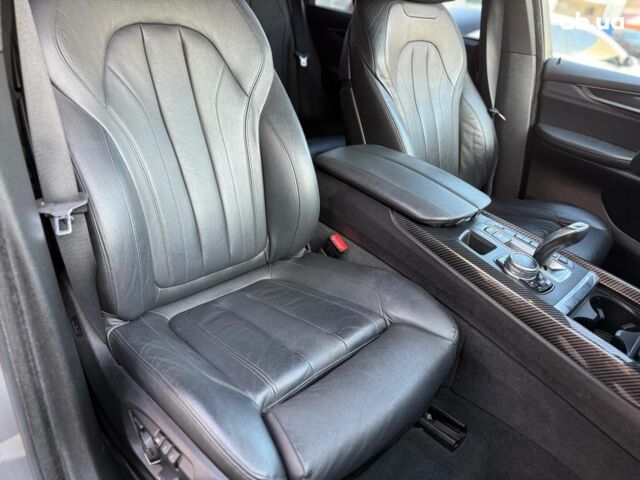 Серый БМВ Х5, объемом двигателя 2 л и пробегом 137 тыс. км за 36990 $, фото 23 на Automoto.ua