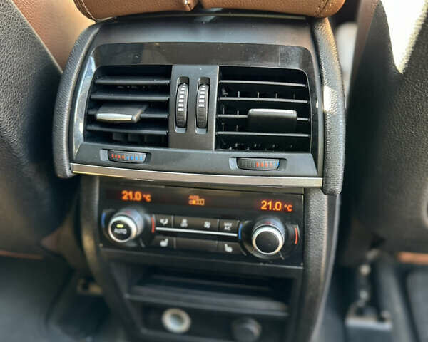 Серый БМВ Х5, объемом двигателя 2 л и пробегом 176 тыс. км за 29900 $, фото 12 на Automoto.ua