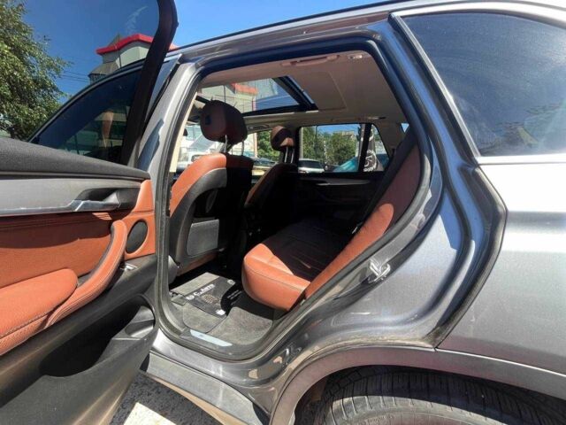 Сірий БМВ Х5, об'ємом двигуна 2 л та пробігом 49 тис. км за 24000 $, фото 8 на Automoto.ua