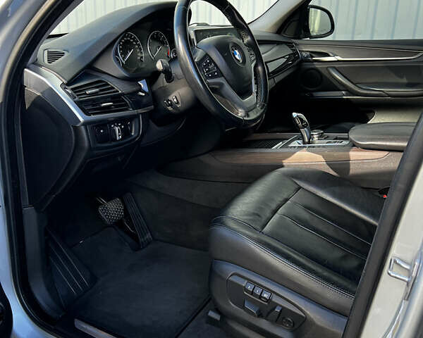 Сірий БМВ Х5, об'ємом двигуна 2.99 л та пробігом 193 тис. км за 27500 $, фото 22 на Automoto.ua