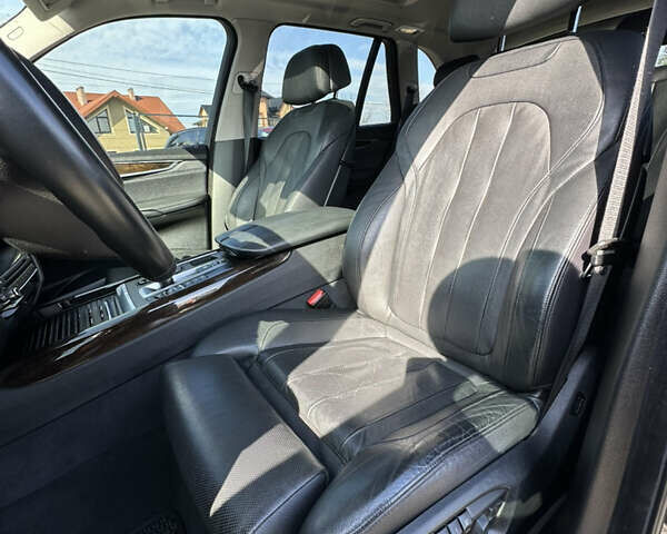 Сірий БМВ Х5, об'ємом двигуна 2.98 л та пробігом 144 тис. км за 26500 $, фото 19 на Automoto.ua