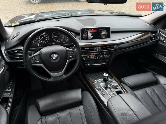 Серый БМВ Х5, объемом двигателя 3 л и пробегом 220 тыс. км за 25300 $, фото 64 на Automoto.ua