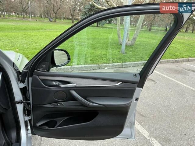 Сірий БМВ Х5, об'ємом двигуна 2.98 л та пробігом 140 тис. км за 27500 $, фото 35 на Automoto.ua