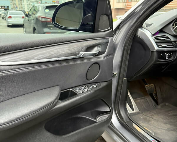 Серый БМВ Х5, объемом двигателя 2.98 л и пробегом 119 тыс. км за 27990 $, фото 10 на Automoto.ua