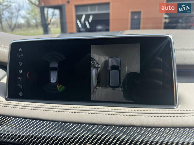 Серый БМВ Х5, объемом двигателя 3 л и пробегом 230 тыс. км за 36000 $, фото 47 на Automoto.ua