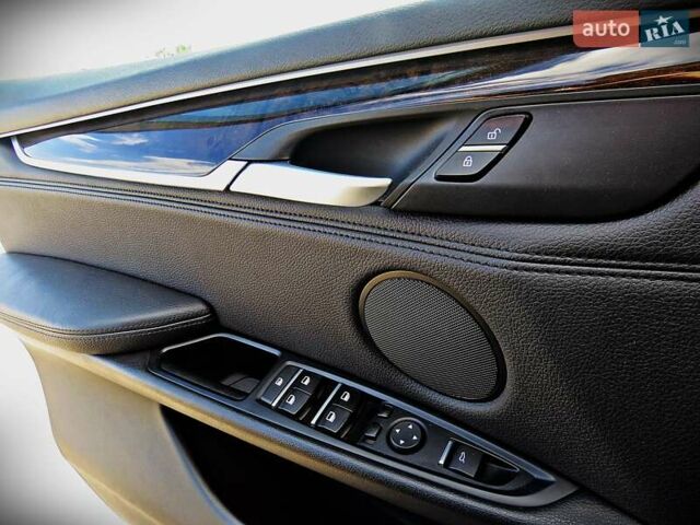 Сірий БМВ Х5, об'ємом двигуна 2 л та пробігом 160 тис. км за 27800 $, фото 7 на Automoto.ua